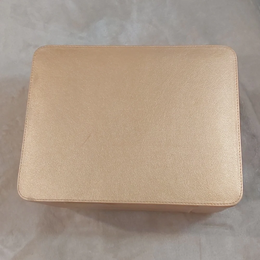 Vintage Gold Estee Lauder Makeup Storage Box Travel Box Red Interior - Picture 9 of 16